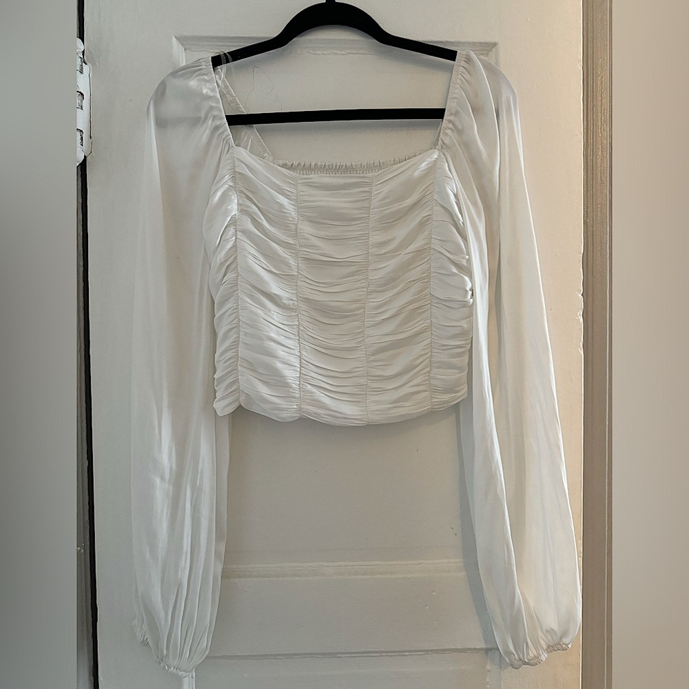 DO+BE white top with silk long sleeves
